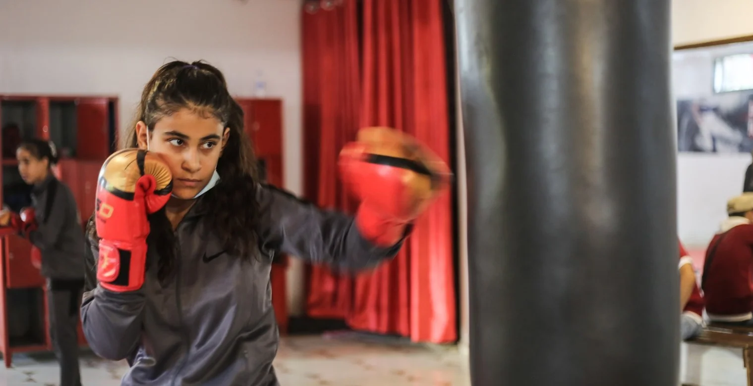 فعلتها شهد وضربت "العادات" في حلبة الملاكمة النسائية