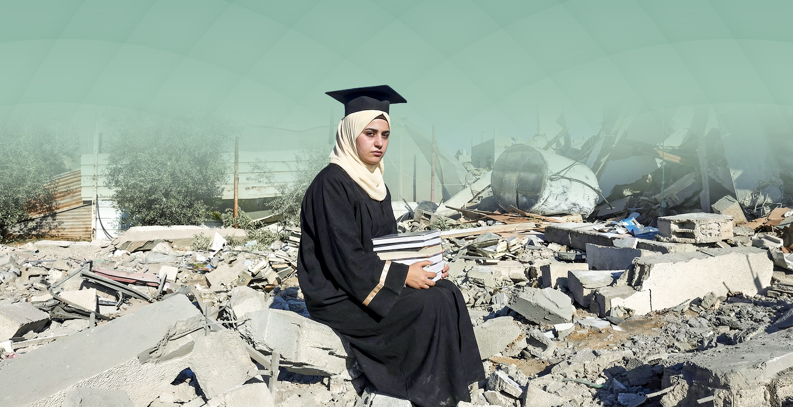 خريجو ثانوية غزة: معجزة التفوق أمام مخرز الحصار التعليمي