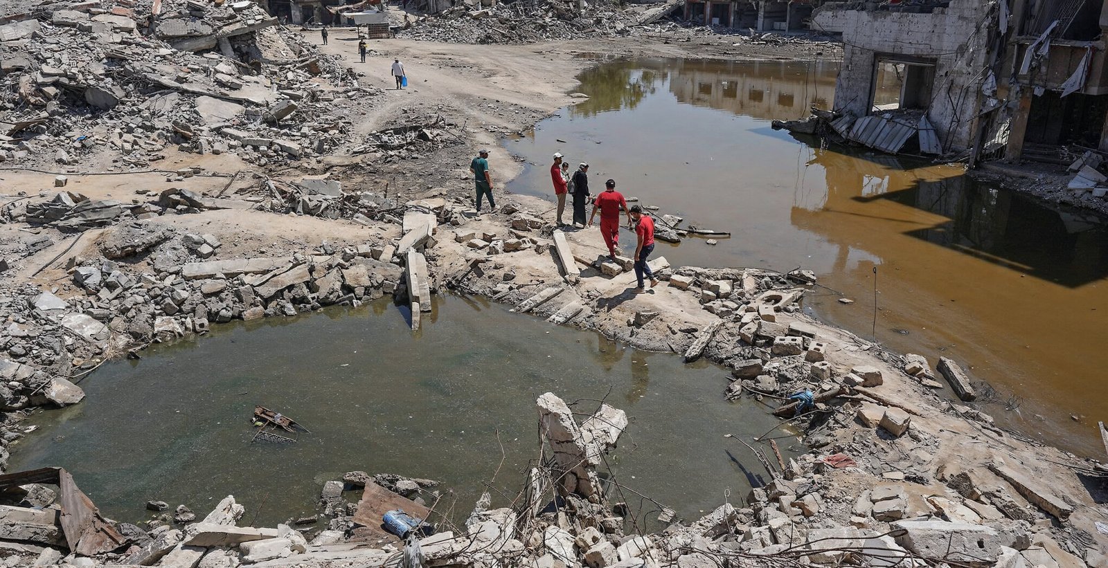 أزمة بيئية مركبة: عن تحلل الصرف الصحي