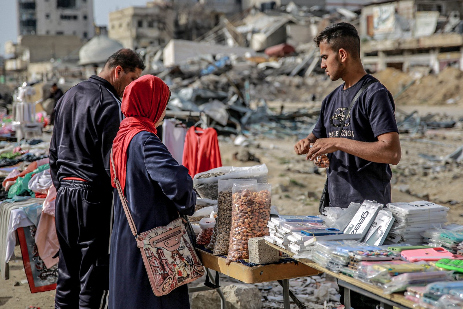 في يوم العمال: أهلا بالأكاديميين خلف  البسطات